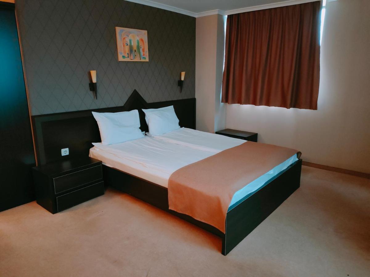 Hotel Elit Pernik Ngoại thất bức ảnh