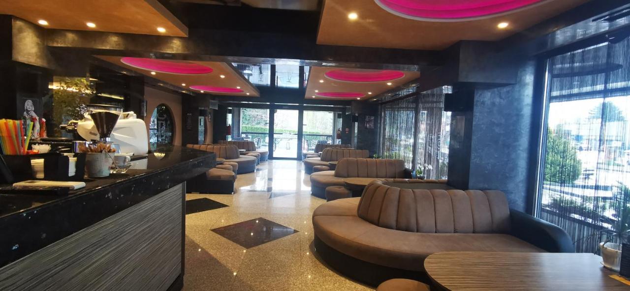 Hotel Elit Pernik Ngoại thất bức ảnh