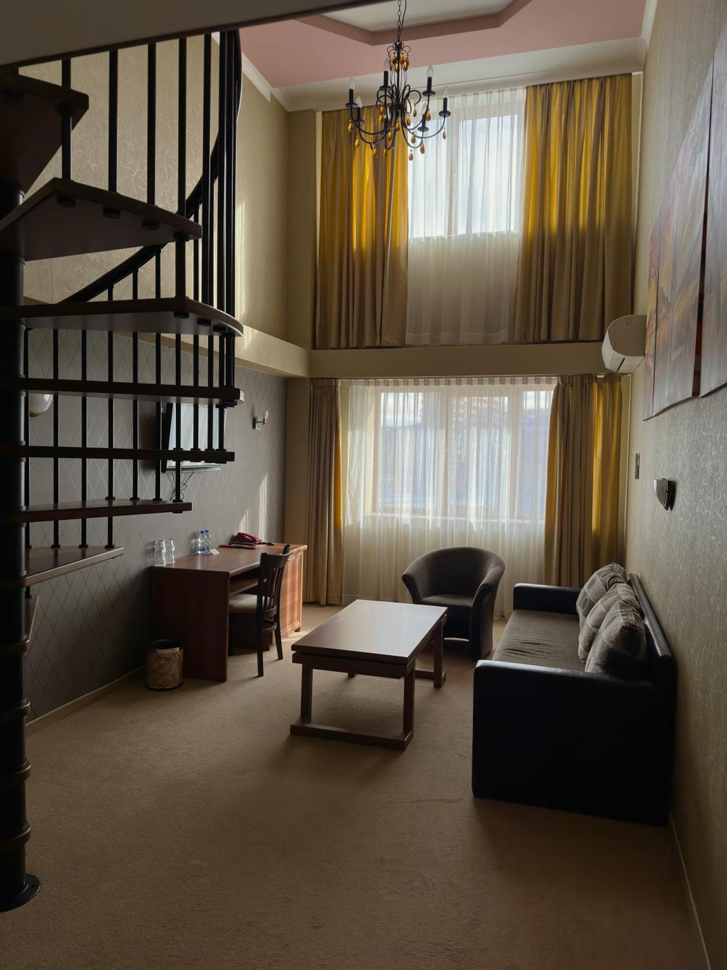 Hotel Elit Pernik Ngoại thất bức ảnh