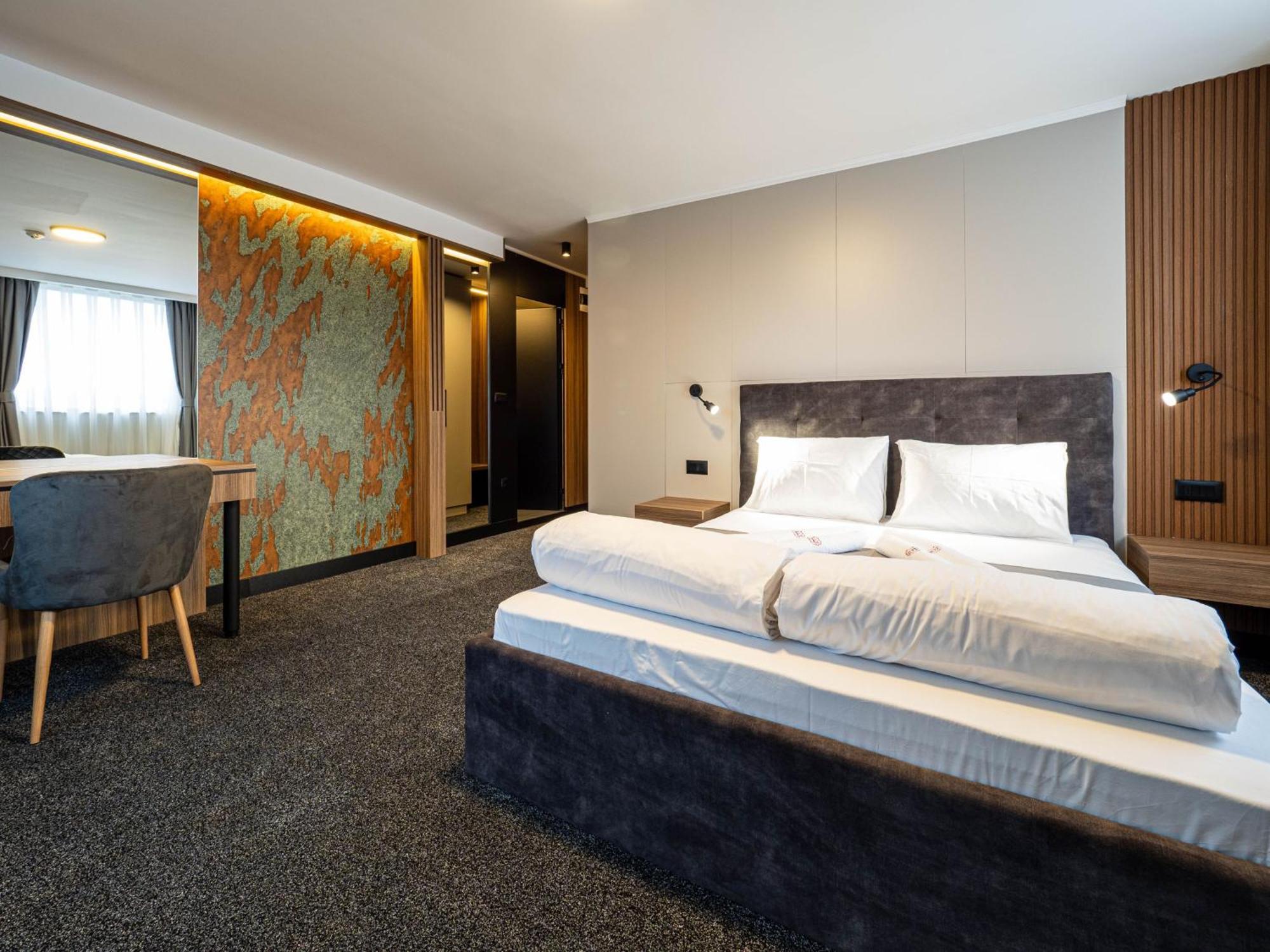 Hotel Elit Pernik Ngoại thất bức ảnh