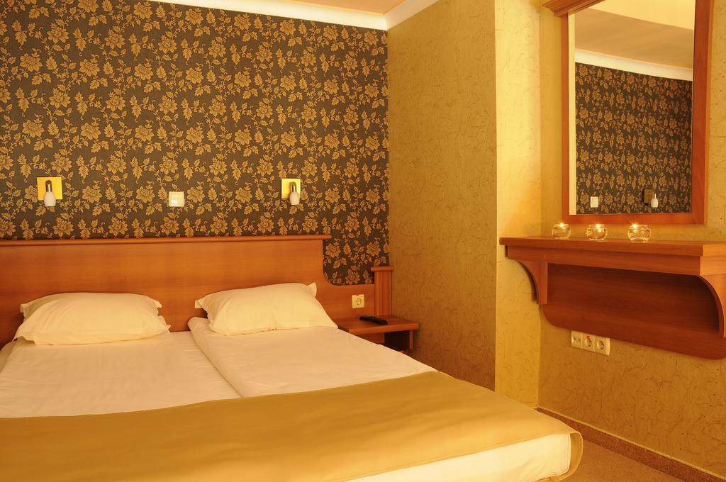 Hotel Elit Pernik Ngoại thất bức ảnh